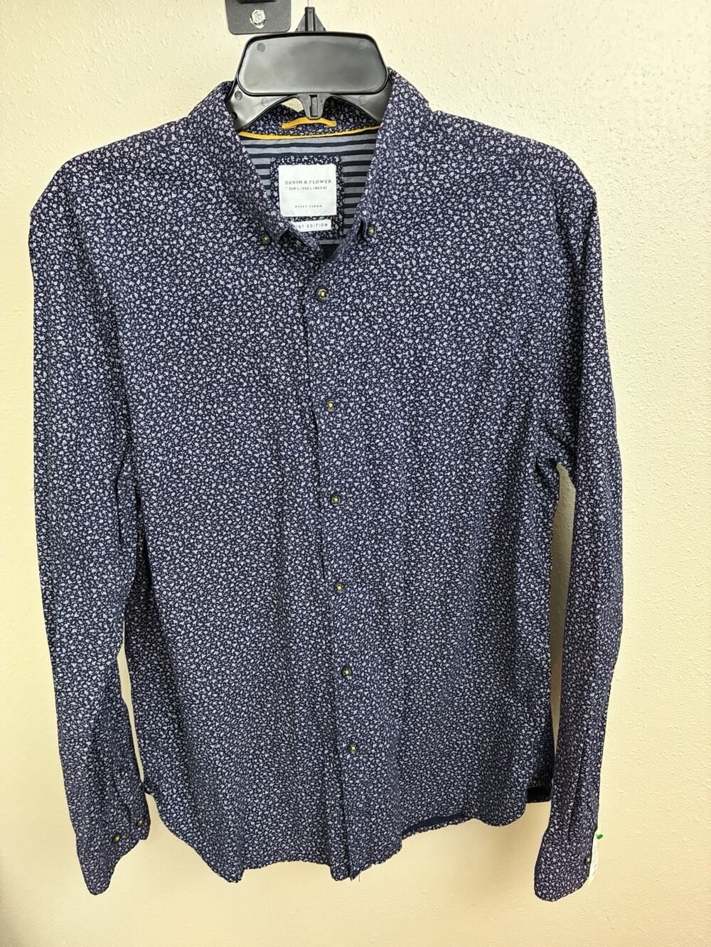 Denim and Flower Men's Shirt Long Sleeve Button Size L Ricky Singh 100% Cotton